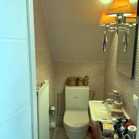 Maisonete Balcony & Parking Apartment