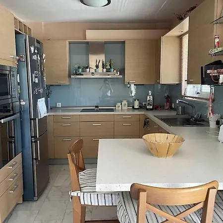 Maisonete Balcony & Parking Apartment *