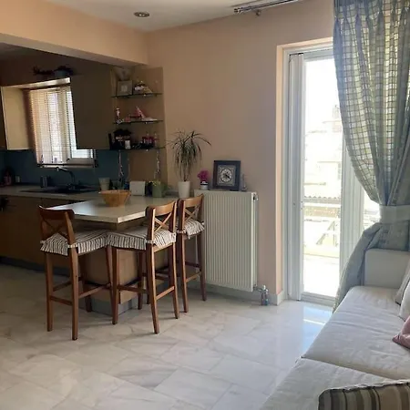Maisonete Balcony & Parking Apartment